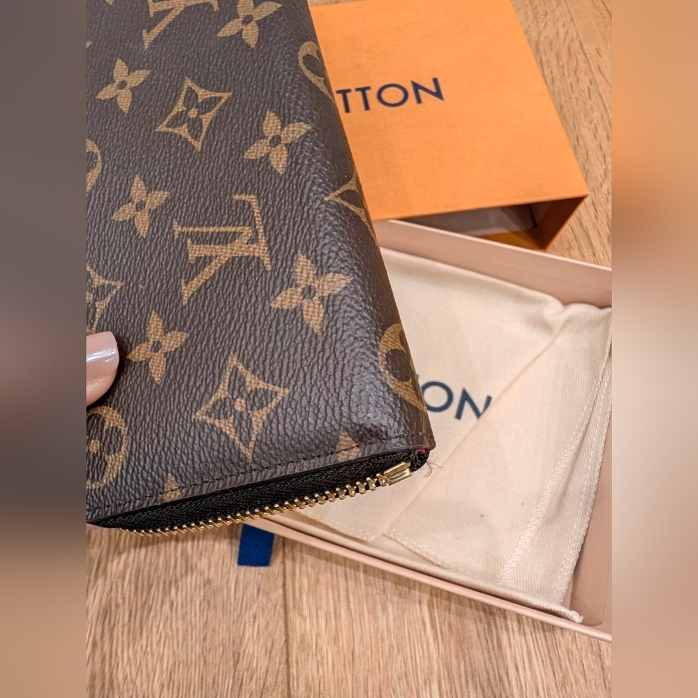 Louis Vuitton Clémence Wallet - Picture 6 of 10